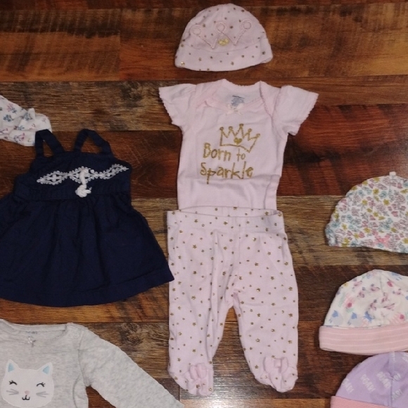 NEWBORN GIRLS CLOTHING AND  ACCESSORIES!!! HUGE BUNDLE! - Picture 9 of 14